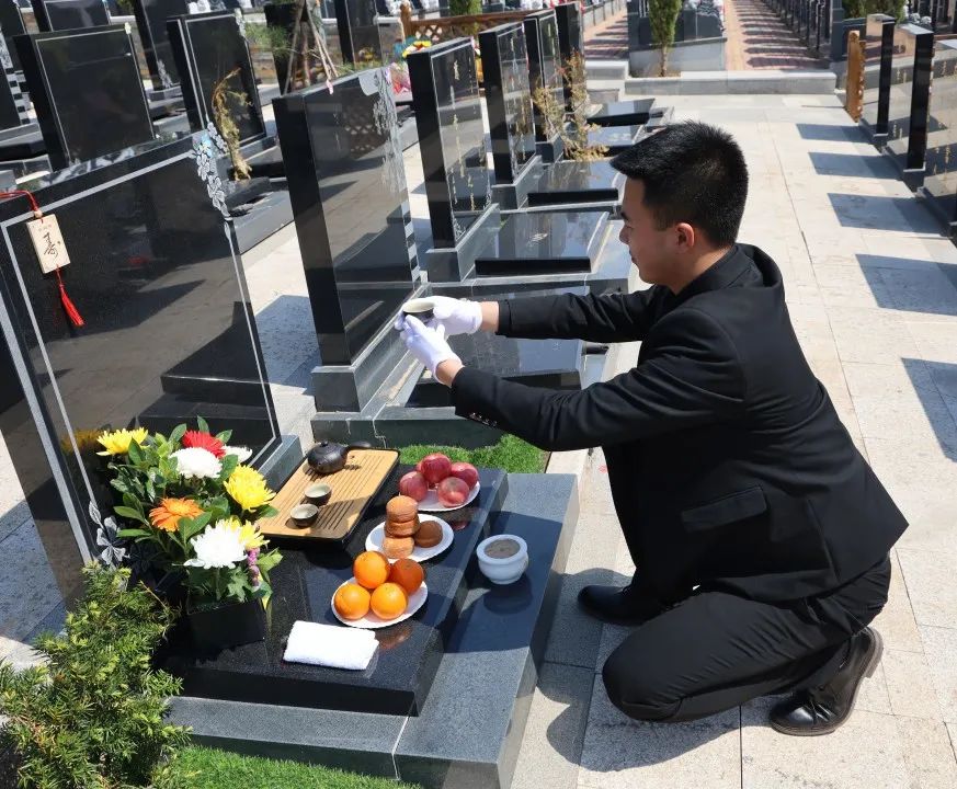 感恩节 | 龙生代祭扫,沈阳墓园致以最真诚的感念!