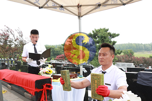 辽河岸边的人文生态墓园为网络祭祀服务和管理的规范化、沈阳十大公墓标准化做出了明确的要求