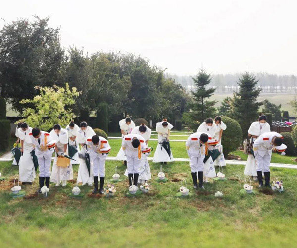 龙生墓园切实做好学习培训宣传工作，扩大沈阳陵园行业培训覆盖面和深度！