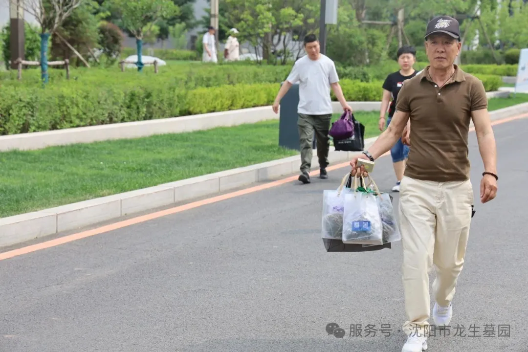 粽香寄情，温暖同行——沈阳墓园记2025龙生端午公益一日游